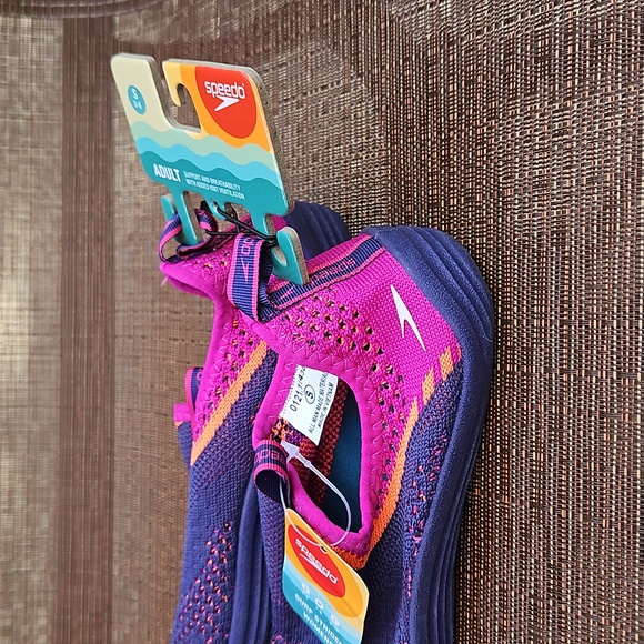 NWT SPEEDO WATER SHOES SIZE SMALL PURPLE - Picture 4 of 7